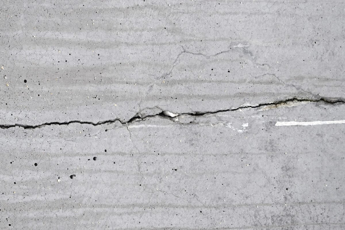 Concrete Crack Causes, Repair & Prevention: Best Fillers & Sealers