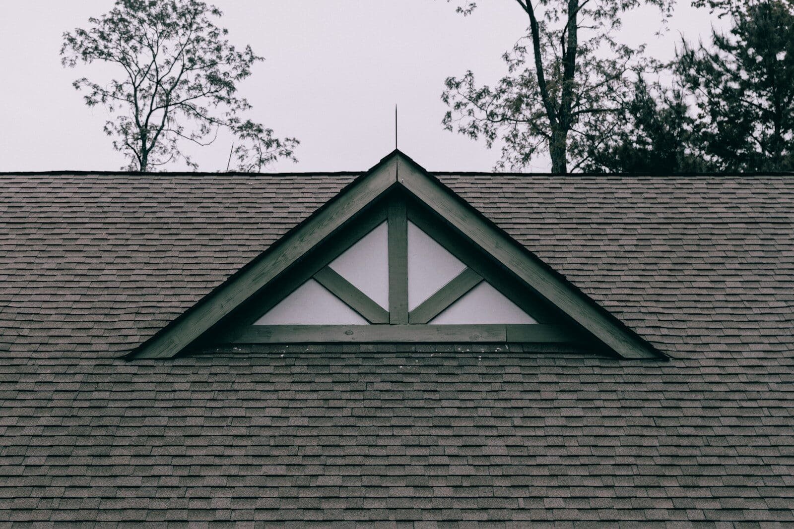 Asphalt roofing shingles costing
